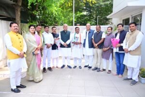 पूर्व मुख्यमंत्री व राष्ट्रीय महासचिव भूपेश बघेल से मिलने पहुंचे केसीजी जिला कांग्रेस कमेटी के नवनियुक्त अध्यक्ष कोमल साहू…