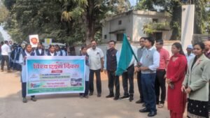 विश्व एड्स दिवस पर जागरूकता रैली: खैरागढ़ में छात्राओं ने दिया जागरूकता का संदेश