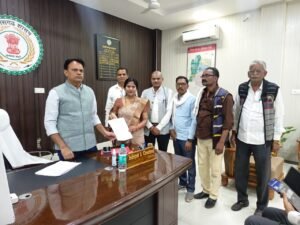 श्री सीमेंट प्रोजेक्ट की जनसुनवाई टालने की मांग तेज, विधायक यशोदा नीलाम्बर वर्मा ने सौंपा ज्ञापन….