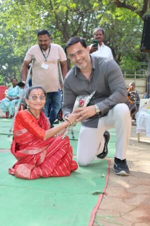 दिव्यांगजनो का किया गया सम्मान,इंद्रजीत समारोह में हुए शामिल