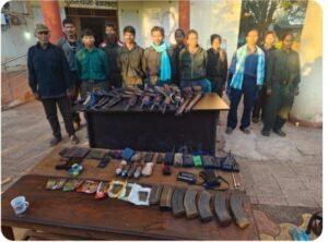 ब्रेकिंग न्यूज : नक्सल मोर्चे पर केसीजी पुलिस की बड़ी सफलता : CPI(माओवादी) के 12 कैडर हथियारों सहित सरेंडर, 1 करोड़ इनामी रामधेर मज्जी भी शामिल