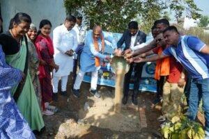 दुर्ग ग्रामीण विधायक ललित चंद्राकर ने निर्माणाधीन रिचार्ज पिट निरक्षण में पहुंचे