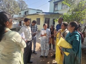 भिलाई नगर विधानसभा में विशेष गहन पुनरीक्षण का कलेक्टर सिंह ने किया निरीक्षण