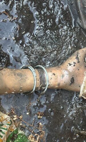 BREAKING:- नाले में बोरे में बंद मिली अज्ञात महिला की लाश..