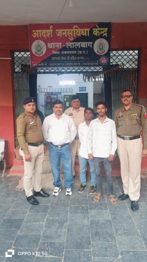 निजी एम्बुलेंस संचालकों के द्वारा मेडिकल कालेज अस्पताल के निजी सुरक्षा गार्ड एवं सुपरवाईजर के साथ गाली गलौज व मारपीट करने पर थाना लालबाग में दर्ज किया गया अपराध