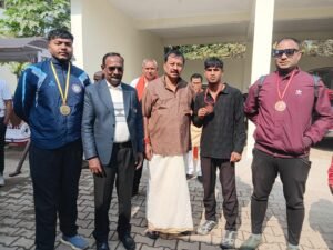 सांसद विजय ने खिलाड़ियों को दिया आशीर्वाद