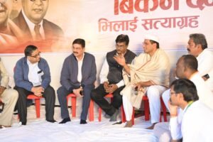 Bsp प्रबंधन की तरफ से नहीं मिला उचित जवाब, DIC से मुलाकात तक जारी रहेगा विधायक देवेंद्र का उपवास