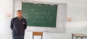 विद्यार्थियों ने निभाया टीचर रोल : शासकीय महाविद्यालय जामगांव आर के सीनियर विद्यार्थियों ने प्रदर्शित की अपनी शैक्षणिक प्रतिभा