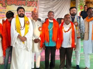 15 साल पहले बहकावे में आकर बदल चुके थे धर्म, बालोद के संत बिरेंद्र देशमुख ने आरती कर कराई हिंदू धर्म में वापसी