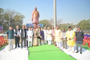 पं. रविशंकर शुक्ल की पुण्यतिथि पर भिलाई बिरादरी ने पुष्पांजलि दी