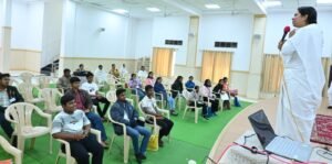 जीवन में संतुष्ट रहे..3 घंटे और जीवन की परीक्षा अकेले देना है..मन शांत रखे..आशा दीदी