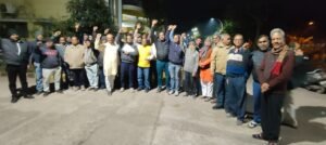 तालपुरी बी-ब्लॉक में खुली जमीन पर प्रस्तावित सघन आवासीय परियोजना के विरोध में कॉलोनीवासियों का प्रदर्शन