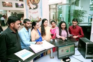 पॉवर कंपनी मुख्यालय परिसर में….