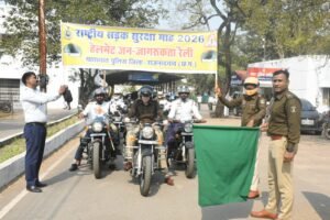 एसपी अंकिता शर्मा के नेतृत्व में राजनांदगांव में निकलीहेलमेट जागरूकता रैली