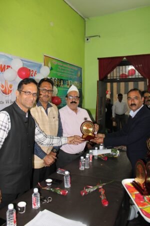 नटवर स्कूल में हुआ पूर्व छात्र सम्मेलन..