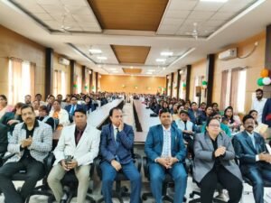 भारत के 77वें गणतंत्र दिवस के पावन अवसर पर आज जिला न्यायालय परिसर एवं जिला विधिक सेवा प्राधिकरण कार्यालय में गरिमामय वातावरण में ध्वजारोहण कार्यक्रम आयोजित किया गया