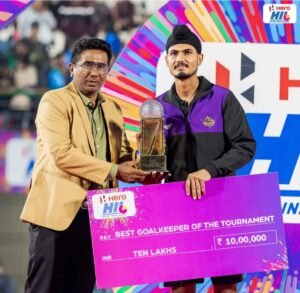 फिरोज़ अंसारी ने हॉकी इंडिया लीग के फाइनल में खिलाड़ियों को सम्मानित किया