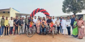 पैदल लड़खड़ाते हुए एवं बैसाखियों के सहारे आए दिव्यांग जन ट्रायसिकल, व्हीलचेयर एवं बैसाखी लेकर खुशी-खुशी गए घर..