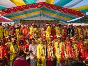 115 दूल्हों की एक साथ निकली बारात, पैदल मार्च बना आकर्षण