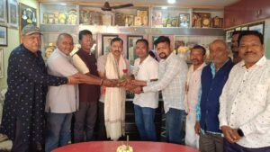 विधायक कार्यालय में हर्षोल्लास के साथ मनाया गया विधायक प्रतिनिधि मनराखन देवांगन का जन्मदिन