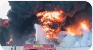 राजनांदगांव जिले के घूमका थाना अंतर्गत ग्राम मोहन्दी की डामर फैक्ट्री में लगी भीषण आग