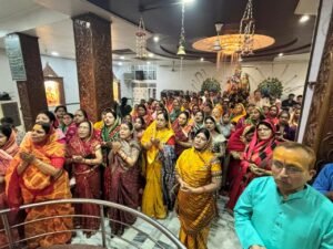 सत्तीचौरा माँ दुर्गा मंदिर, गंजपारा दुर्ग में अभिषेक, महाआरती, प्रसादी एवं आतिशबाजी के साथ मनाया गया मंदिर का विशेष दिन