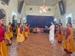 महाशिवरात्रि पर इंदिरा कला संगीत विश्वविद्यालय में 12 घंटे का अखंड घुंघरू नाद कार्यक्रम संपन्न