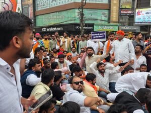 रायपुर में एआई समिट के विरोध की गूंज, भाजयुमो ने किया ‘राजीव भवन’ का घेराव, शंकर नगर में बैरिकेडिंग तोड़ी