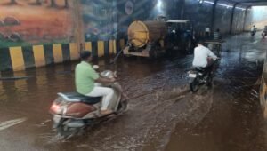 बिना बारिश बना ‘तालाब’! 32 करोड़ का सुपेला अंडर ब्रिज सवालों में, मशीन बैठी या सिस्टम फेल?