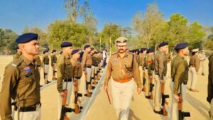 पुलिस लाईन के वार्षिक निरीक्षण में डीआईजी/एसएसपी सूरजपुर ने कहा हर कदम पर सजग, हर परिस्थिति में सक्षम और जनसेवा के लिए सदैव समर्पित रहकर करें कार्य