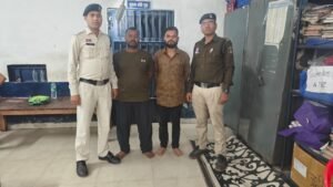 दुर्ग में ऑनलाइन क्रिकेट सट्टा गिरोह का भंडाफोड़, दो गिरफ्तार, तीसरा फरार