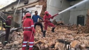 तहसील कार्यालय में लगी भीषण आग, दमकल की कई गाड़ियां मौके पर