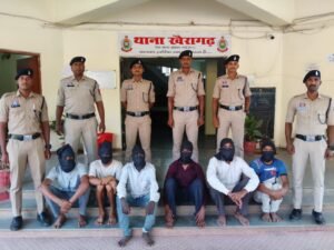 खैरागढ़ गाडाडीह हत्याकांड : अवैध संबंध के शक में हत्या,बिल्डींग ठेकेदार की, 6 आरोपी सहित 2 विधि से संघर्षरत बालक भी गिरफ्तार