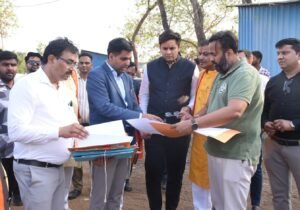 महापौर, पूर्व सांसद और कलेक्टर ने शहर के प्रमुख विकास कार्यों का किया निरीक्षण