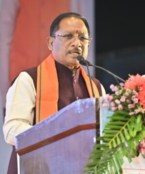 अफीम की अवैध खेती पर मुख्यमंत्री विष्णु देव साय का कड़ा रुख..