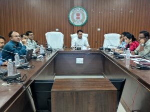 बच्चों के आधार बायोमेट्रिक अपडेट को लेकर कलेक्टर की सख्ती, 31 मार्च तक लक्ष्य पूर्ण करने के निर्देश