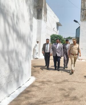 प्रधान जिला एवं सत्र न्यायाधीश जिला दुर्ग (छ०ग०) द्वारा केन्द्रीय जेल दुर्ग का किया गया निरीक्षण…