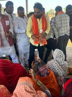 भारतीय जनता पार्टी के 47वें स्थापना दिवस पर जिला अध्यक्ष सौरभ जायसवाल के नेतृत्व में युवा मोर्चा का बड़ा अभियान: “गांव चलो बस्ती चलो” के तहत जेवरा सिरसा में हुआ ‘टिफिन पर चर्चा समरसता भोज’