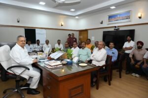 विधानसभा अध्यक्ष डॉ. रमन सिंह से चेंबर प्रतिनिधिमंडल की सौजन्य भेंट, शहर व व्यापारिक विकास पर हुई सार्थक चर्चा