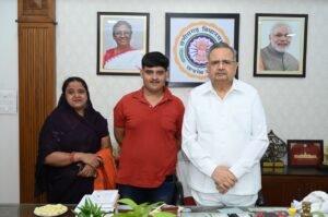 विस अध्यक्ष डॉक्टर रमन सिंह से आत्मीय मुलाकात