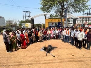 नारी शक्ति वंदन अधिनियम का विरोध करने वाली ‘महिला विरोधी’ कांग्रेस का भाजयुमो भिलाई ने फूंका पुतला