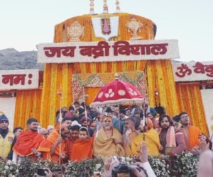 शंकराचार्यजी के सान्निध्य में चौथी बार खुले बद्रीनाथ मंदिर के कपाट
