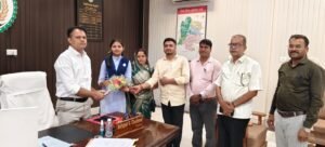 जिले के मेधावी विद्यार्थियों का सम्मान, कलेक्टर ने दी उज्ज्वल भविष्य की शुभकामनाएं
