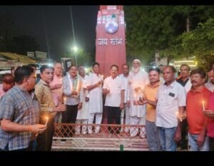 झीरम घाटी के शहीदों को कांग्रेस का नमन, जय स्तंभ चौक पर मोमबत्तियां जलाकर दी श्रद्धांजलि