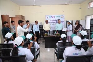 पीएम आवास निर्माण में लापरवाही पर बड़ी कार्रवाई: खैरागढ़ एसडीएम कोर्ट में 35 हितग्राहियों की पेशी