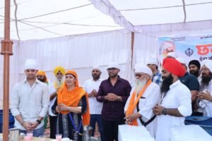 गुरु अर्जन देव जी के शहीदी दिवस पर कोहका भिलाई में लगी मीठे शरबत की छबील