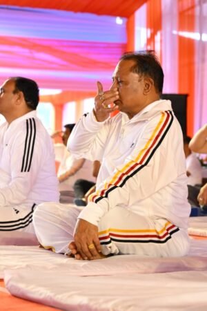 अम्बिकापुर में राज्य स्तरीय योग दिवस कार्यक्रम, मुख्यमंत्री साय ने किया सामूहिक योगाभ्यास