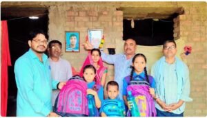 बेमेतरा के सरकारी स्कूल में मानवता की मिसाल : प्रधान पाठक ने थामा तीन जरूरतमंद बच्चों का हाथ, उठाई शिक्षा की पूरी जिम्मेदारी
