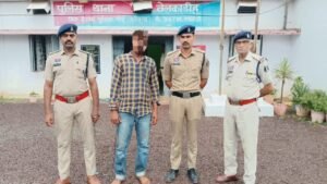 बैंक लोन चुकाने को लेकर हुए विवाद में की थी पत्नी की हत्या : जिला के सी जी पुलिस टीम द्वारा त्वरित कार्यवाही करते हुयें पत्नी की हत्या करने वाला आरोपी पति को किया गया गिरफ्तार