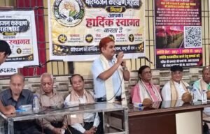 युवाओं ने 60 बुजुर्गों का किया सम्मान, चरण छूकर लिया आशीर्वाद, भावुक हुए वरिष्ठजन